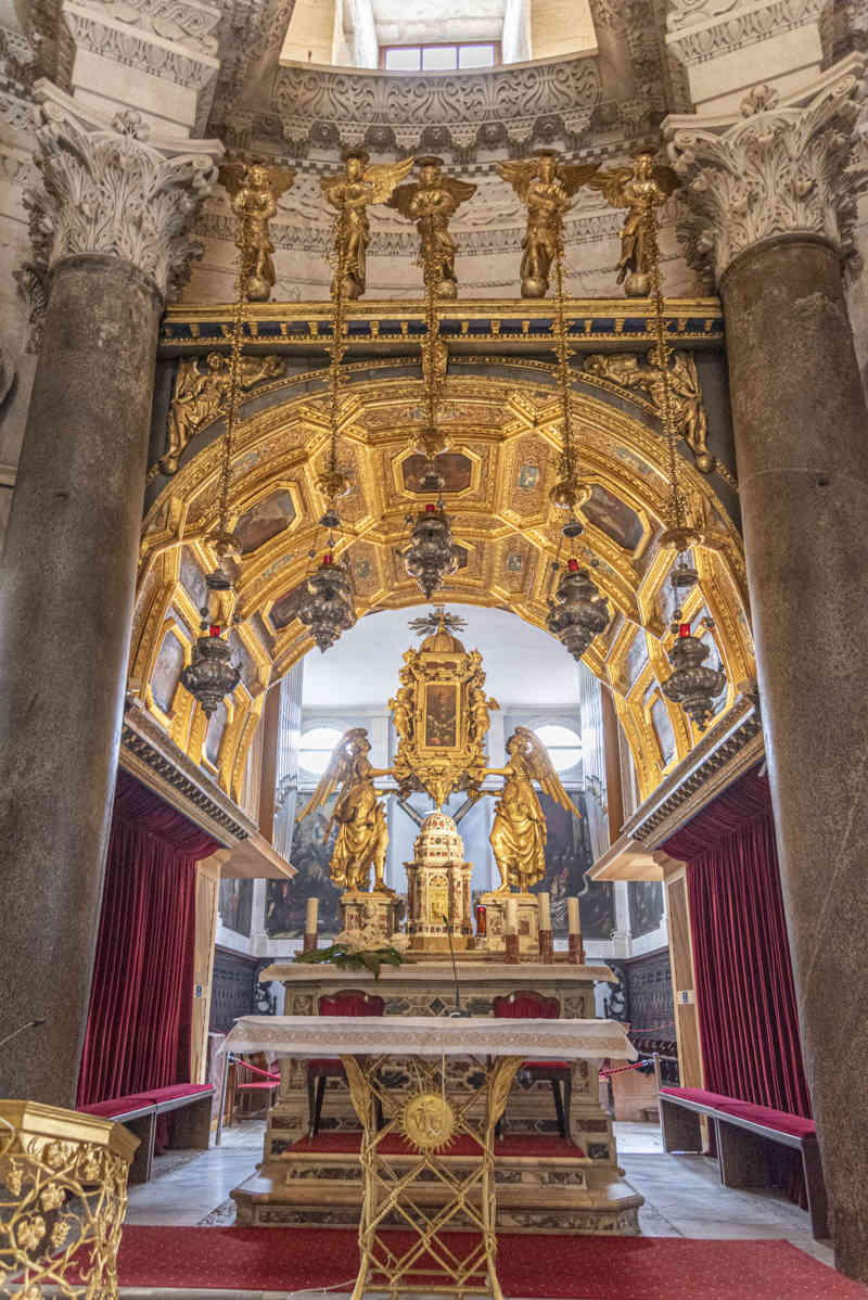 Croacia - Split 19 - palacio de Diocleciano - catedral de San Domnión
